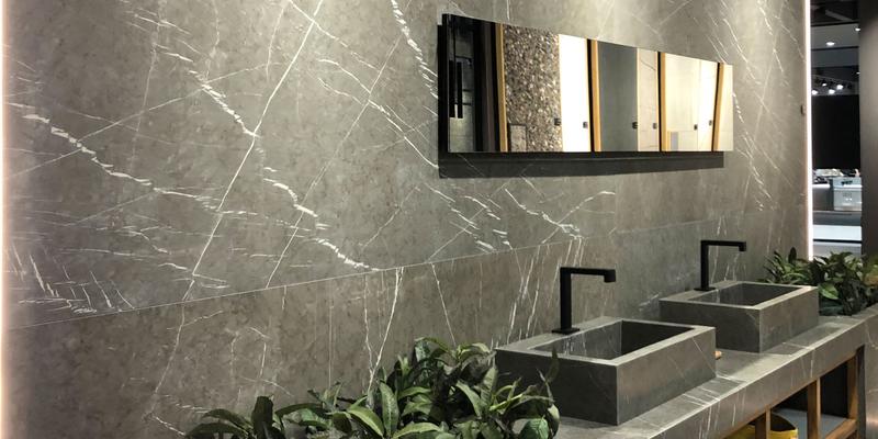 Kładzenie płytek ceramicznych