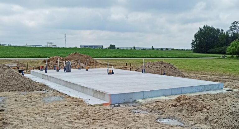 Jak zbudować płytę fundamentową krok po kroku – przewodnik dla początkujących