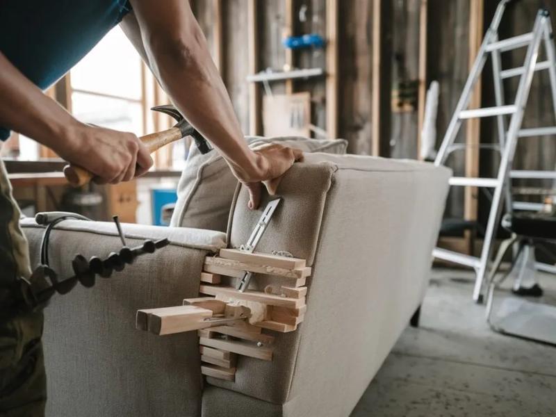Narzędzia i materiały do naprawy mebli