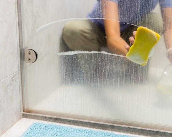 Wybielanie białych ubrań krok po kroku