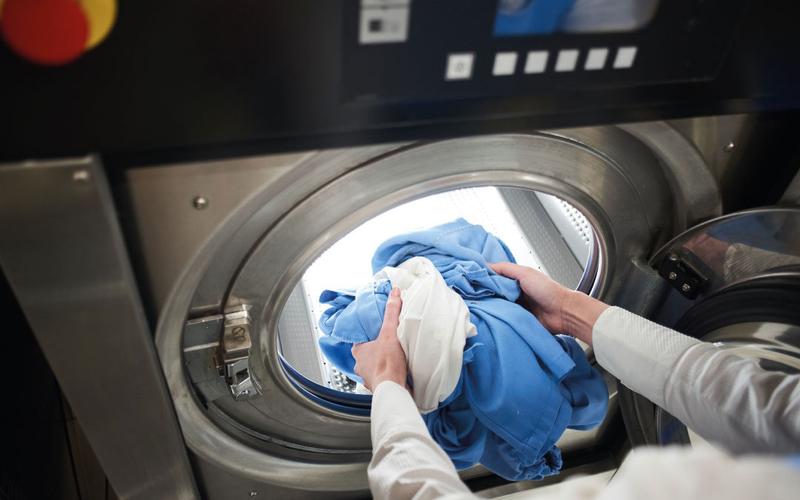 Odkryj zalety i tajniki prania chemicznego – na czym polega ten proces?