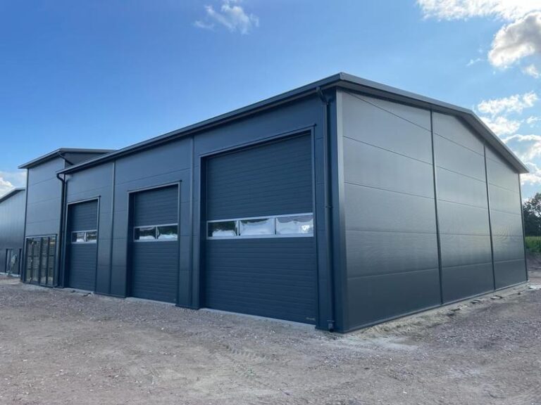 Sekrety stalowych gigantów: jak buduje się nowoczesne hale magazynowe