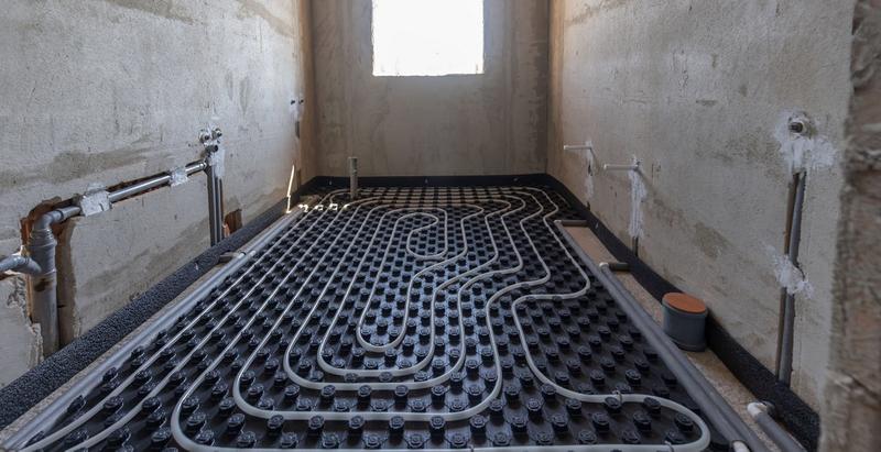 Materiały na podłogę z ogrzewaniem podłogowym